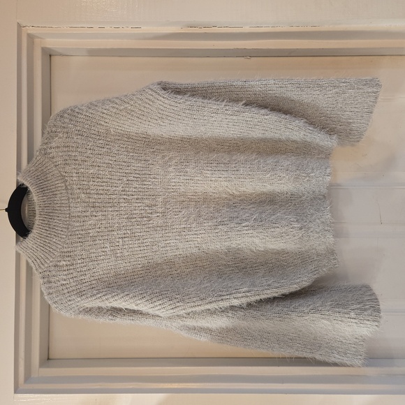 Lush Womens Bell Sleeve Pullover Knit Sweater Gray Size Small - Picture 2 of 11